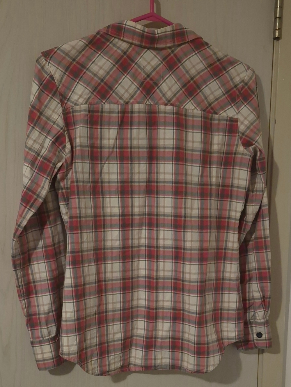 MEC Pink Plaid Slim Fit Button-Up Shirt (XS) - Picture 3 of 7